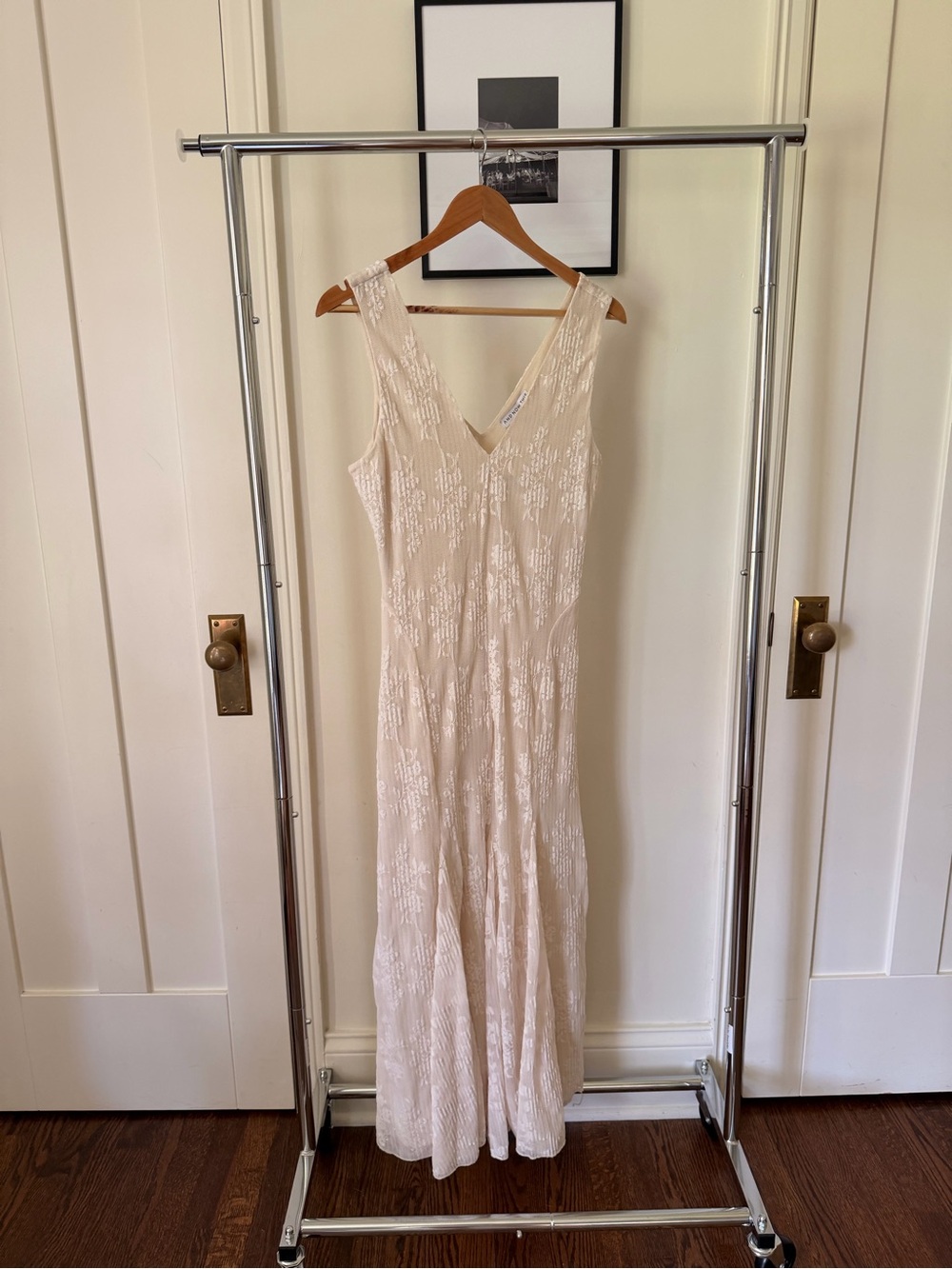 Elegant Ivory Lace Maxi Dress with V-Neck - Picture 3 of 7